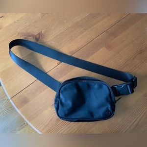 Lululemon belt bag